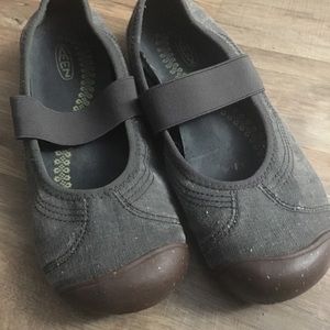 Keen Mary Jane Slip ons Sandals Size 9
